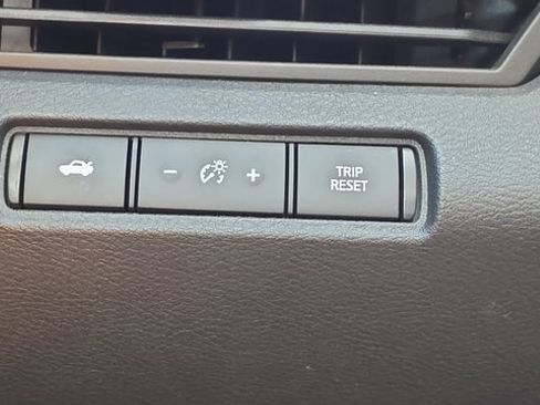 Certified 2025 Nissan Altima 2.5 S FWD image 12