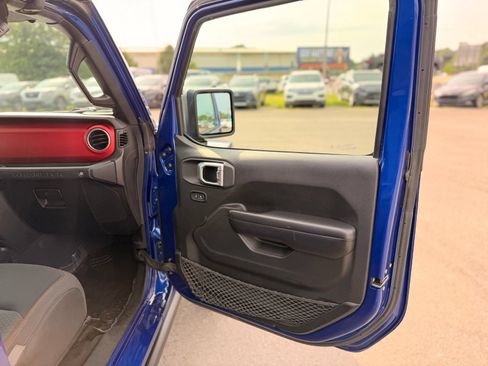 Used 2019 Jeep Wrangler Unlimited Rubicon AWD/4WD image 38