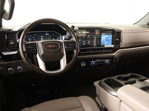 Used 2022 GMC Sierra 1500 SLT RWD image 2