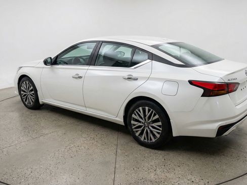 Used 2025 Nissan Altima 2.5 SV image 6