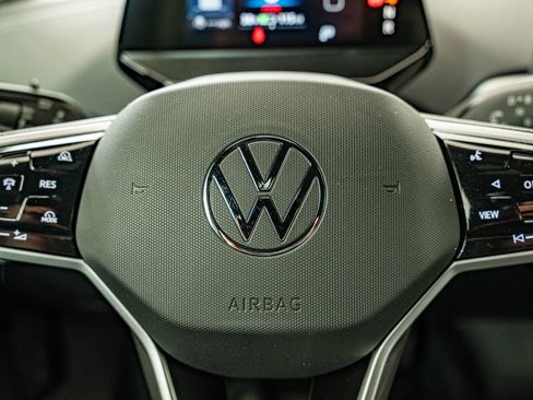 Used 2025 Volkswagen ID.4 Pro RWD image 19