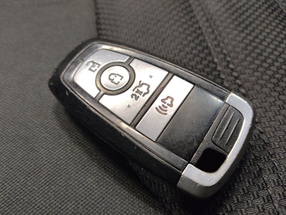 Used 2020 Ford Fusion SE FWD image 32