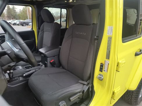 Used 2023 Jeep Wrangler Sahara image 11