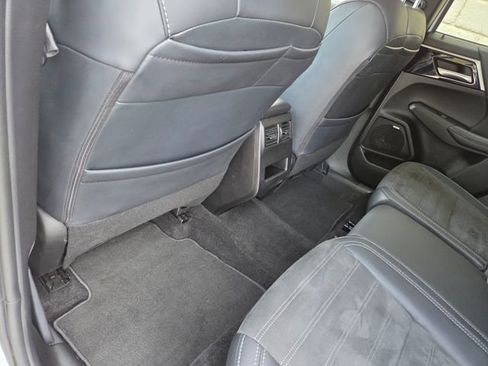 Used 2025 Mitsubishi Outlander SE AWD/4WD image 26