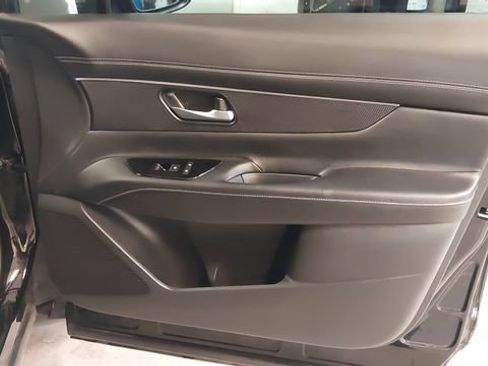 Used 2025 Nissan Murano SV AWD/4WD image 33