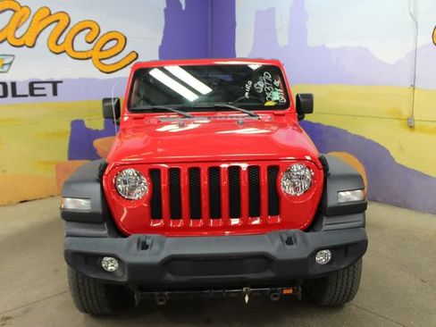 Used 2020 Jeep Wrangler Sport AWD/4WD image 3