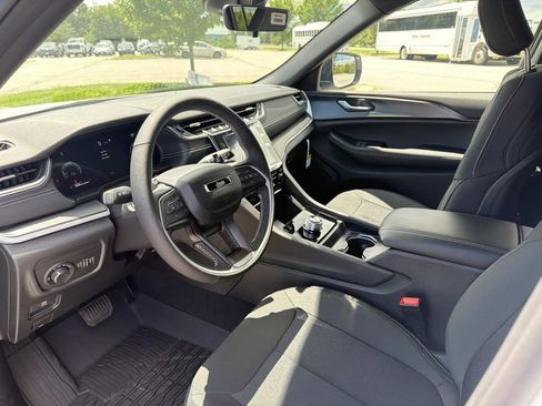 New 2026 Jeep Grand Cherokee L 4WD image 3