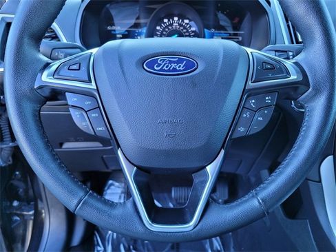 Used 2024 Ford Edge SEL image 23