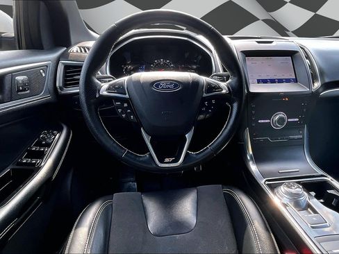Certified 2020 Ford Edge ST w/ Cold Weather Package AWD/4WD image 5