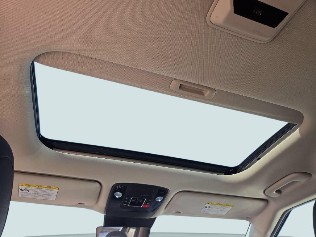 Used 2024 Kia Carnival SX Prestige FWD image 17