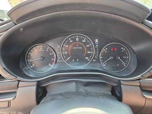 Used 2021 MAZDA MAZDA3 s image 32