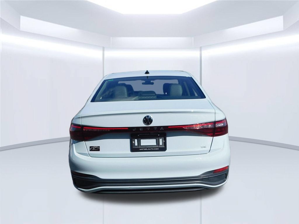 Used 2025 Volkswagen Jetta SE FWD image 4