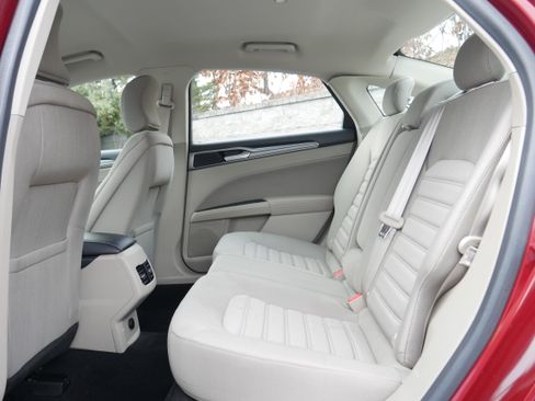 Used 2019 Ford Fusion SE image 14