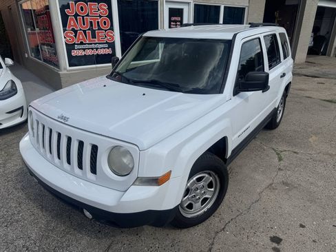 Used 2014 Jeep Patriot Sport FWD image 5