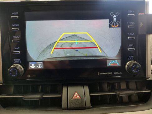 Used 2019 Toyota RAV4 XLE w/ Convenience Package AWD/4WD image 10