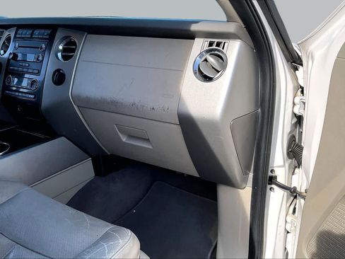 Used 2011 Ford Expedition Limited RWD image 16