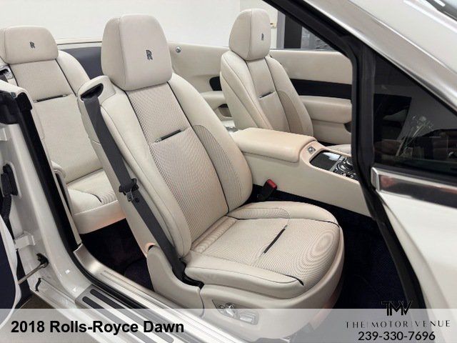 Used 2018 Rolls-Royce Dawn RWD image 30