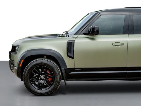 Used 2023 Land Rover Defender 110 X AWD/4WD image 10