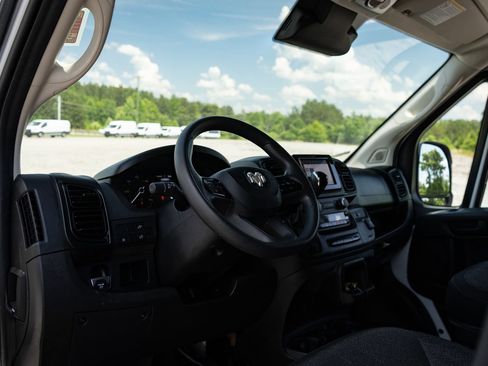 Used 2025 RAM ProMaster 2500 w/ Convenience Group FWD image 13