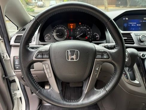 Used 2014 Honda Odyssey Touring Elite image 14