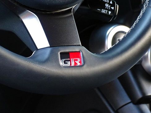 Used 2025 Toyota GR86 Premium w/ Performance Package RWD image 25