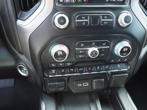 Used 2020 GMC Sierra 2500 Denali w/ Denali Ultimate Package AWD/4WD image 23