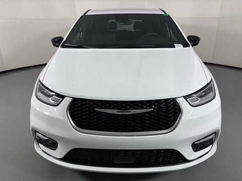 New 2026 Chrysler Pacifica Select FWD image 3