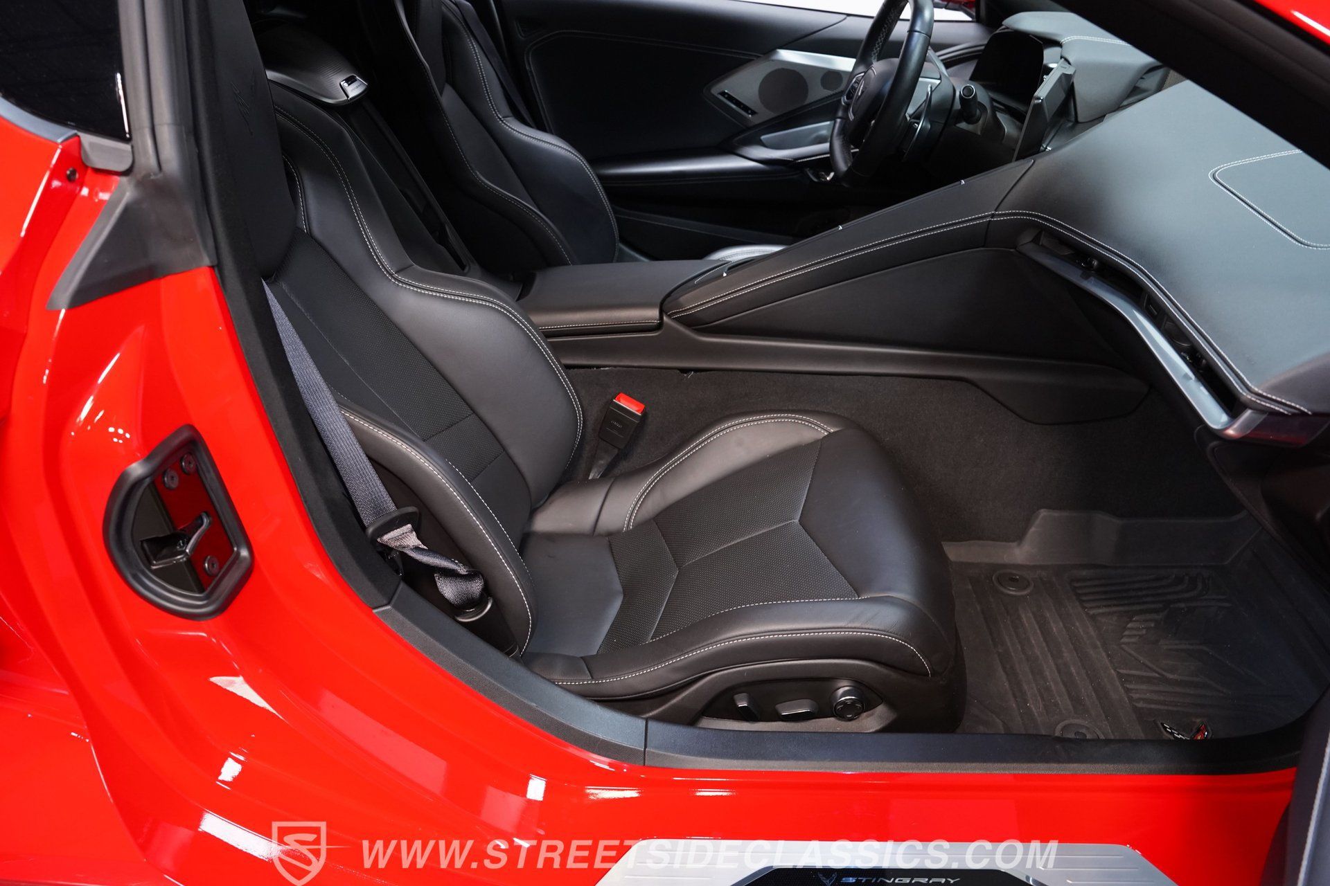 Used 2021 Chevrolet Corvette Stingray Preferred Cpe w/ Z51 Performance Package RWD image 40