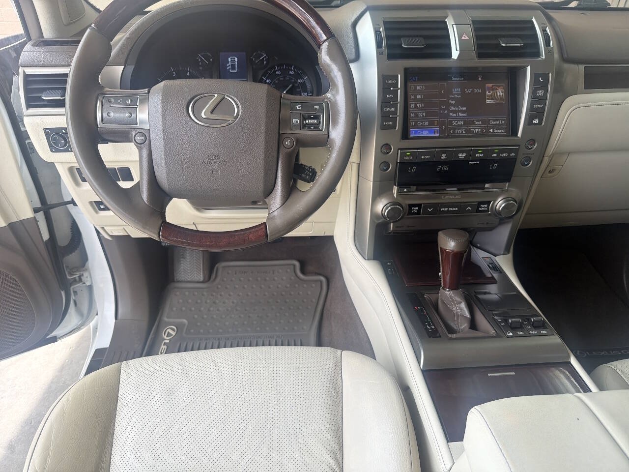 Used 2017 Lexus GX 460 Premium AWD/4WD image 18
