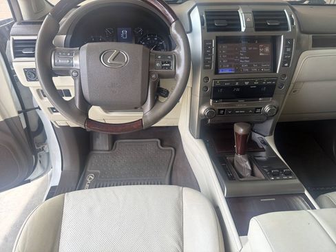 Used 2017 Lexus GX 460 Premium AWD/4WD image 18