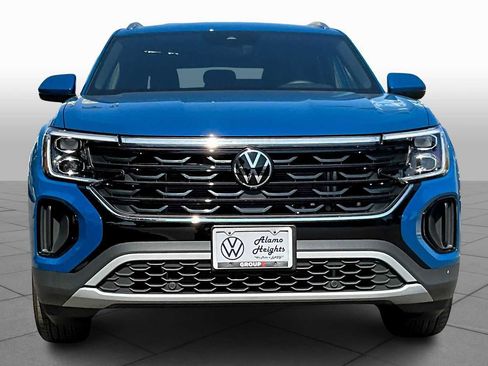 New 2026 Volkswagen Atlas Cross Sport SE image 3