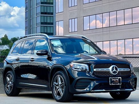 Certified 2022 Mercedes-Benz GLB 250 4MATIC image 1