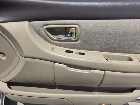 Used 2001 Toyota Avalon XL FWD image 32