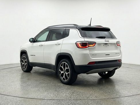 Used 2025 Jeep Compass Limited AWD/4WD image 6