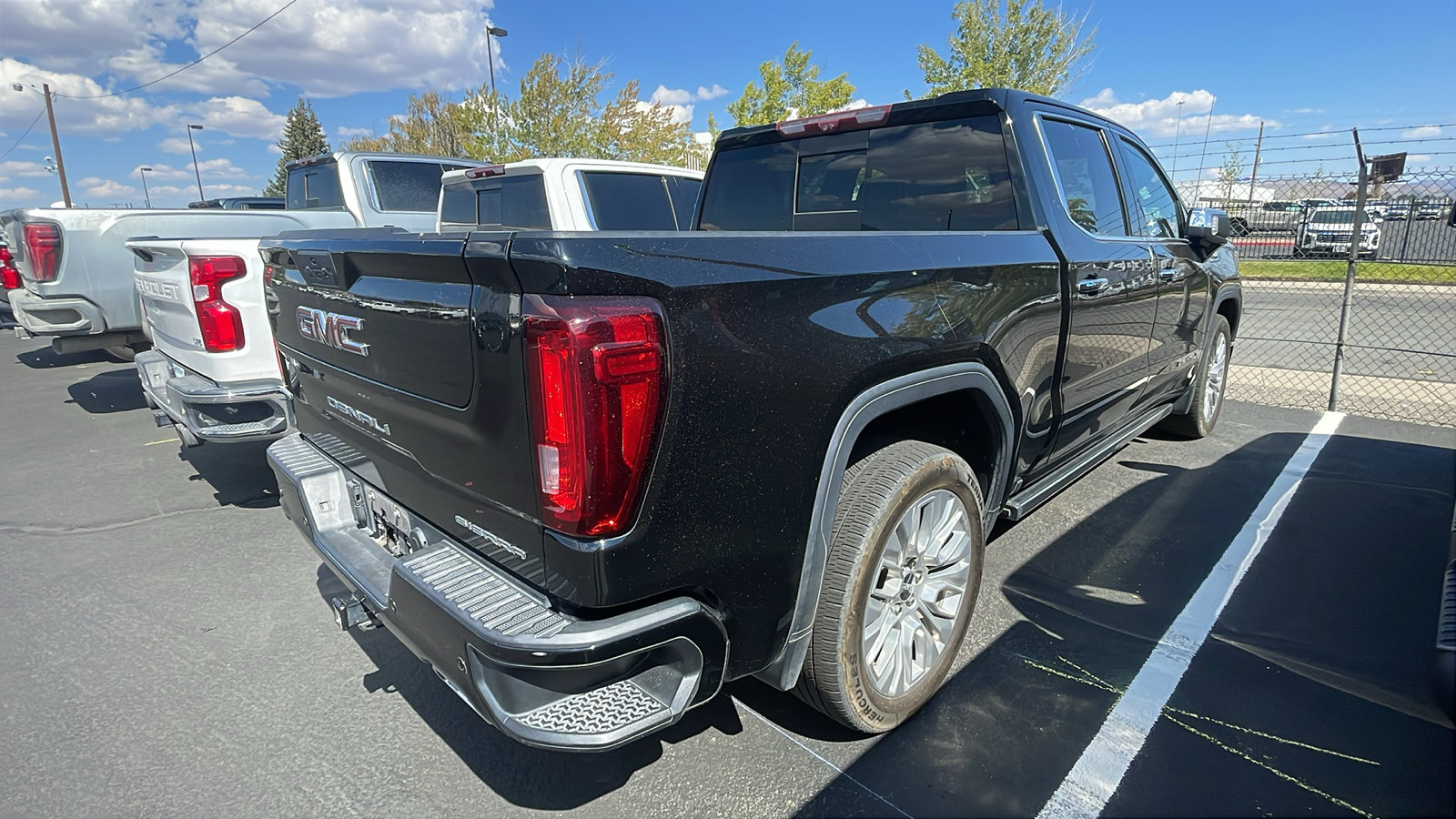 Used 2021 GMC Sierra 1500 Denali w/ Denali Ultimate Package AWD/4WD image 3