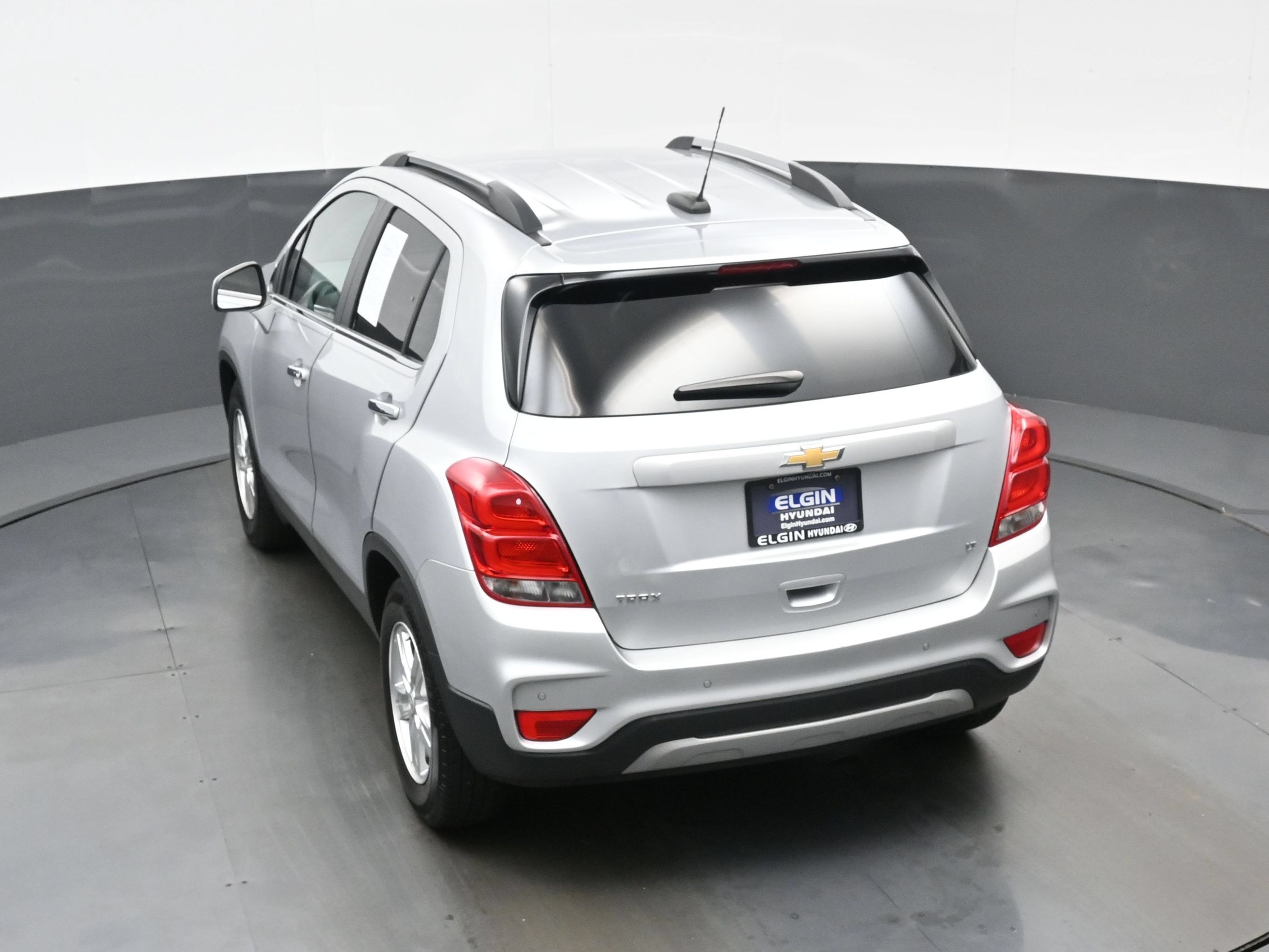 Used 2018 Chevrolet Trax LT w/ Driver Confidence Package FWD image 35