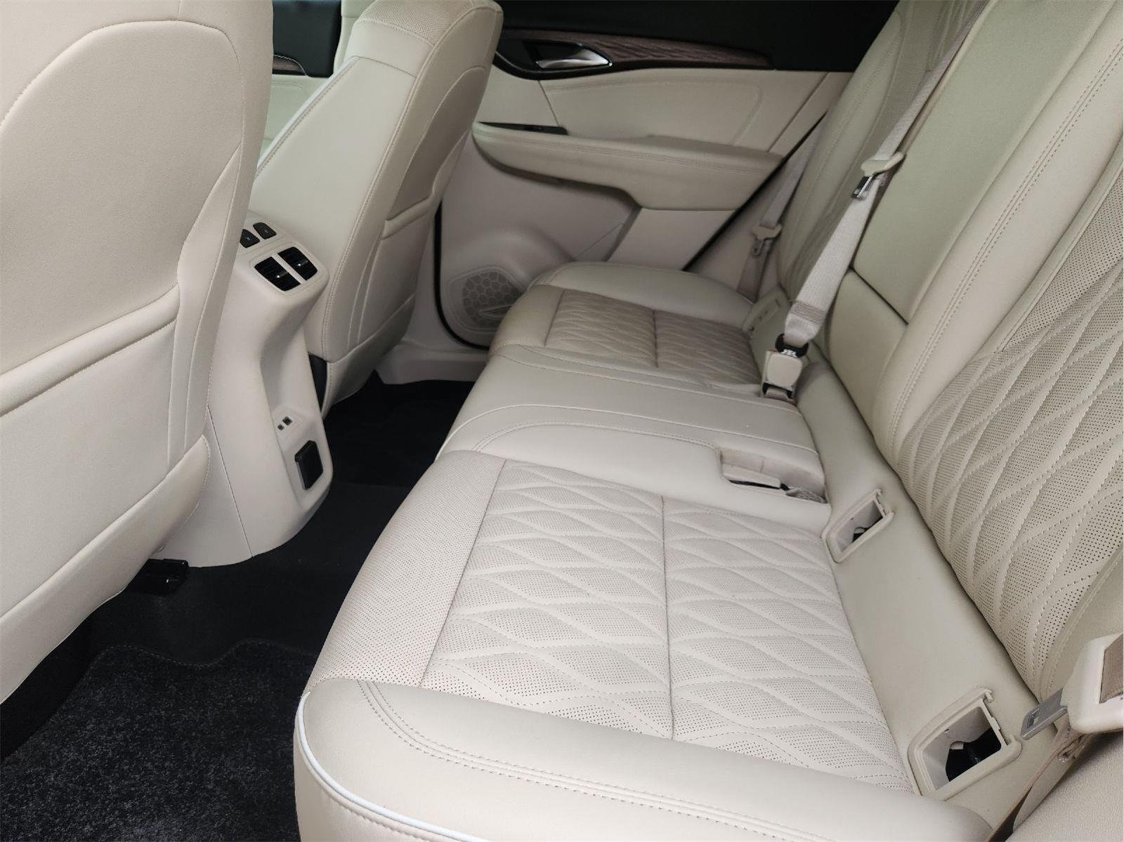 Used 2023 Buick Envision Avenir AWD/4WD image 30