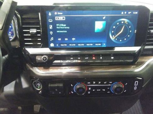 Used 2025 Chevrolet Silverado 1500 LT image 7