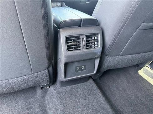 Used 2024 Nissan Rogue SV FWD image 24