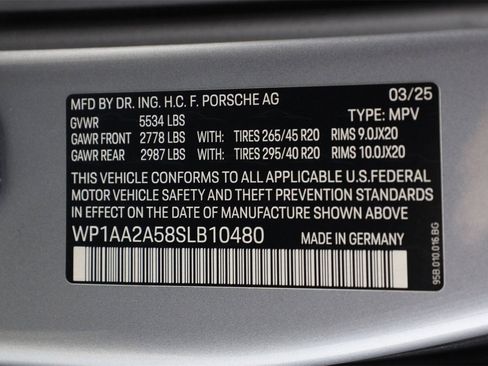 Used 2025 Porsche Macan image 19