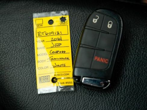 Used 2024 Jeep Compass Trailhawk image 35