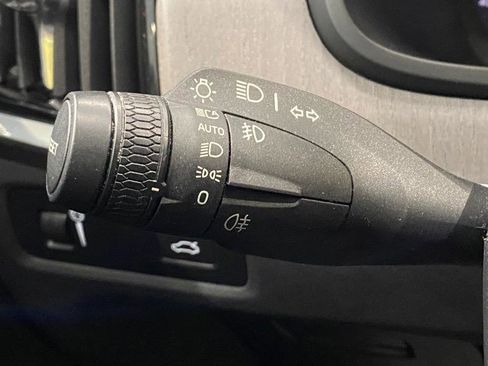 Used 2022 Volvo V90 B6 Cross Country image 20