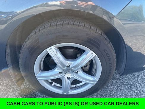 Used 2017 Nissan Versa SV image 2