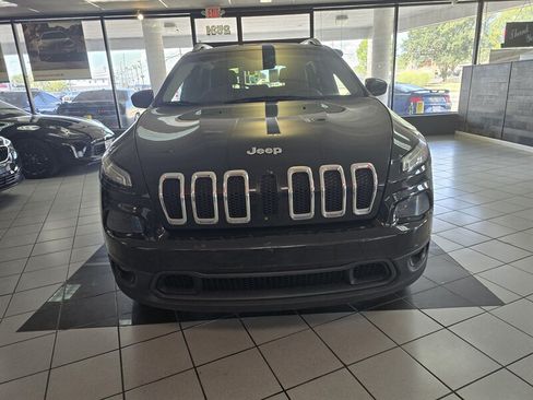 Used 2014 Jeep Cherokee Latitude AWD/4WD image 2