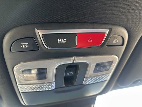 Used 2024 Kia Telluride EX w/ EX Captain's Chair Package image 37