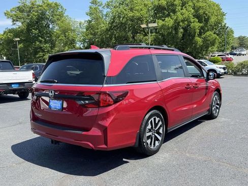 Certified 2026 Honda Odyssey EX-L image 2