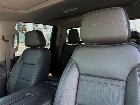 Used 2021 GMC Sierra 1500 Denali w/ Denali Ultimate Package AWD/4WD image 16