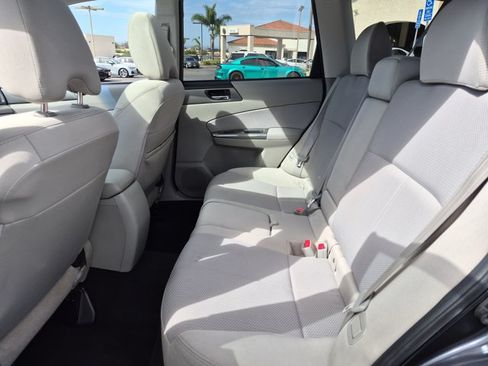 Used 2013 Subaru Forester 2.5X Premium w/ Popular Pkg 2 AWD/4WD image 18