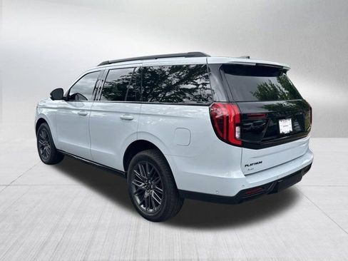 Used 2025 Ford Expedition Platinum w/ Stealth Performance Package AWD/4WD image 8