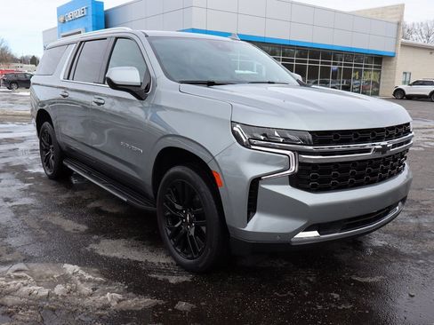 Used 2023 Chevrolet Suburban LS w/ Max Trailering Package image 2